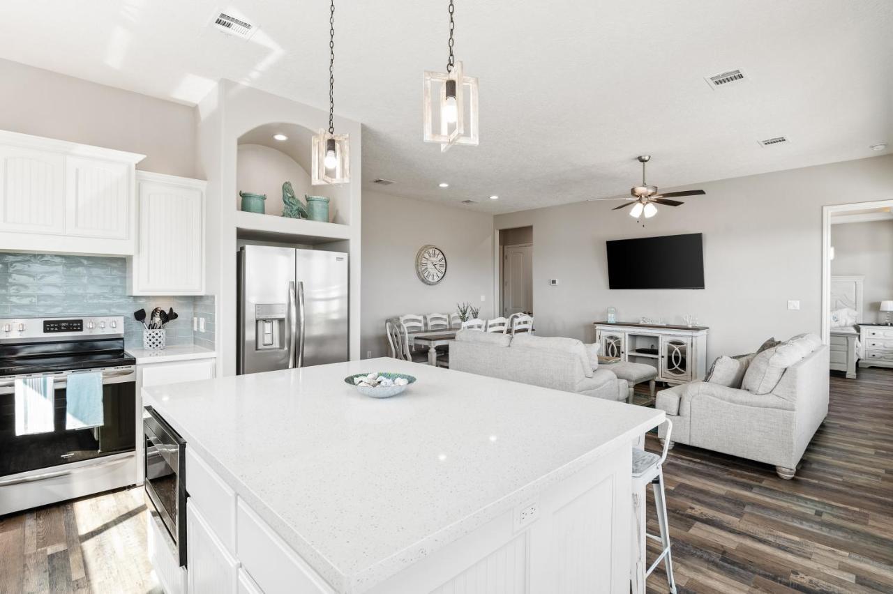 Stylish 4Br Crystal Beach Retreat Walk To Beach Bolivar Peninsula Dış mekan fotoğraf