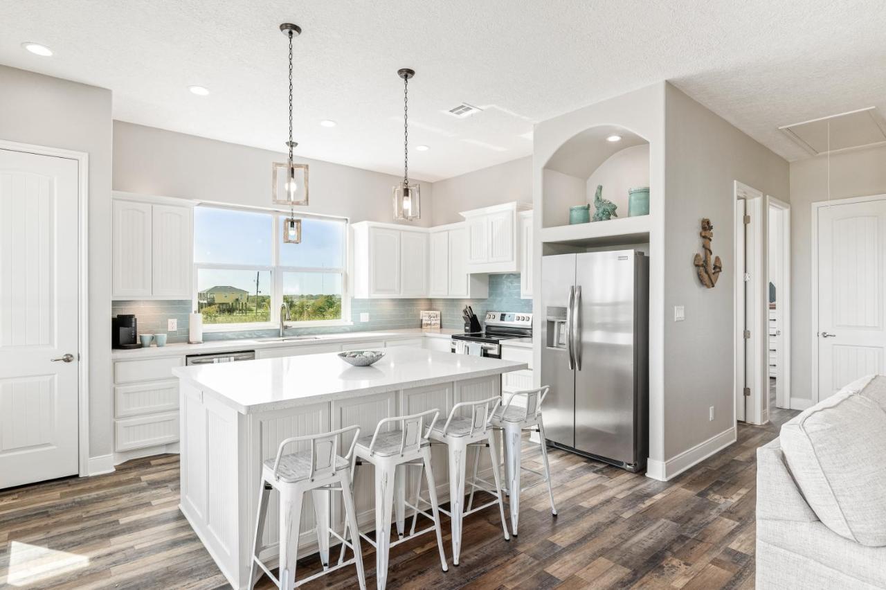 Stylish 4Br Crystal Beach Retreat Walk To Beach Bolivar Peninsula Dış mekan fotoğraf