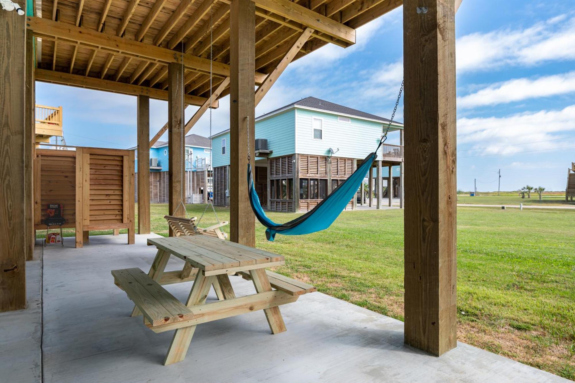 Stylish 4Br Crystal Beach Retreat Walk To Beach Bolivar Peninsula Dış mekan fotoğraf